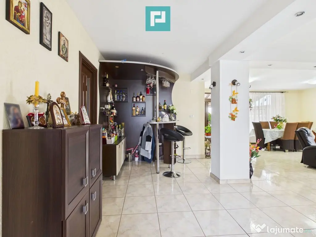 Vilă cu 6 camere și teren generos în Șagu 