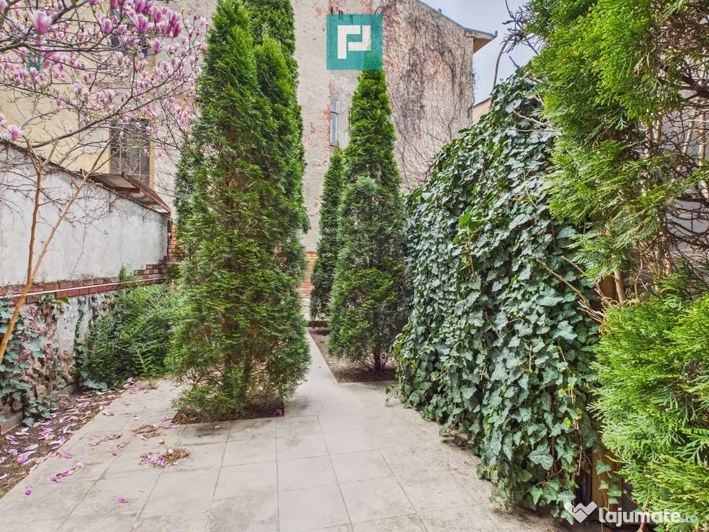 Apartament spațios în clădire ultracentrală 