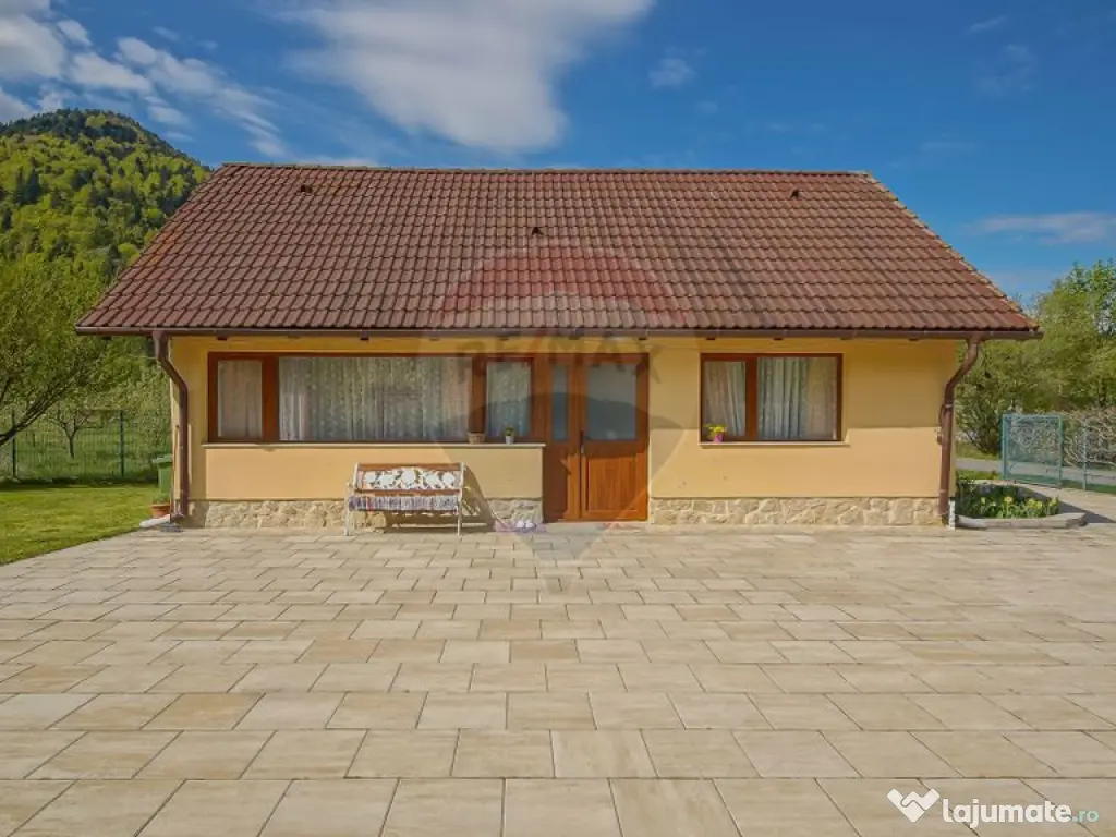 Vilă în zona Glăjărie, 10 camere, Sp + E + M, teren 2...