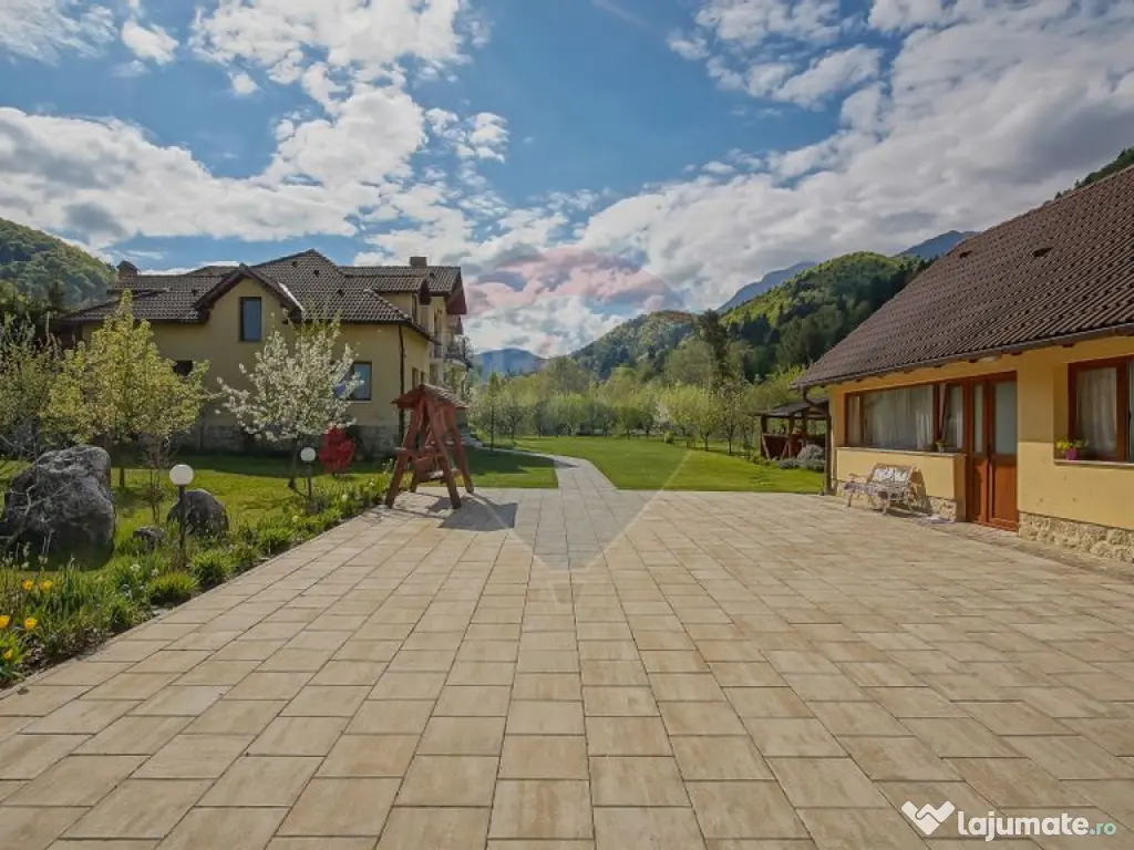 Vilă în zona Glăjărie, 10 camere, Sp + E + M, teren 2...