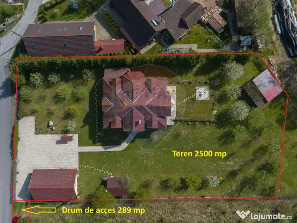 Vilă în zona Glăjărie, 10 camere, Sp + E + M, teren 2...