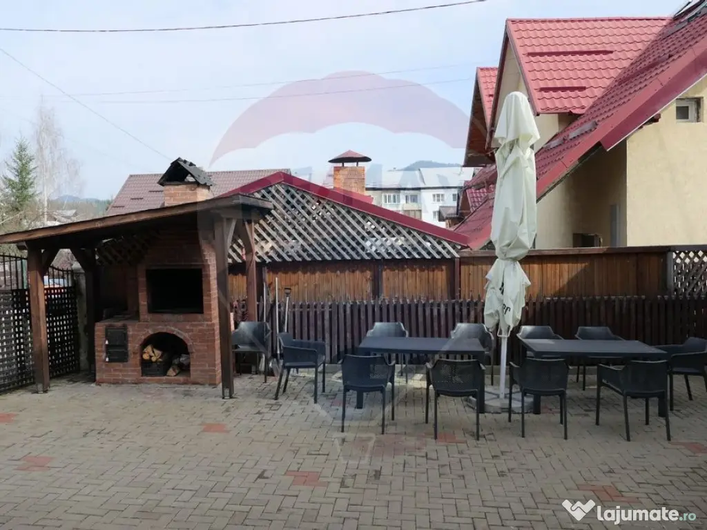 Vilă cu 10 camere de vânzare în zona Centrala 