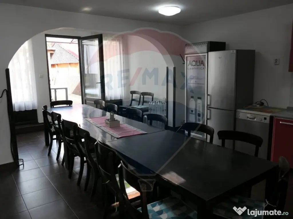 Vilă cu 10 camere de vânzare în zona Centrala 