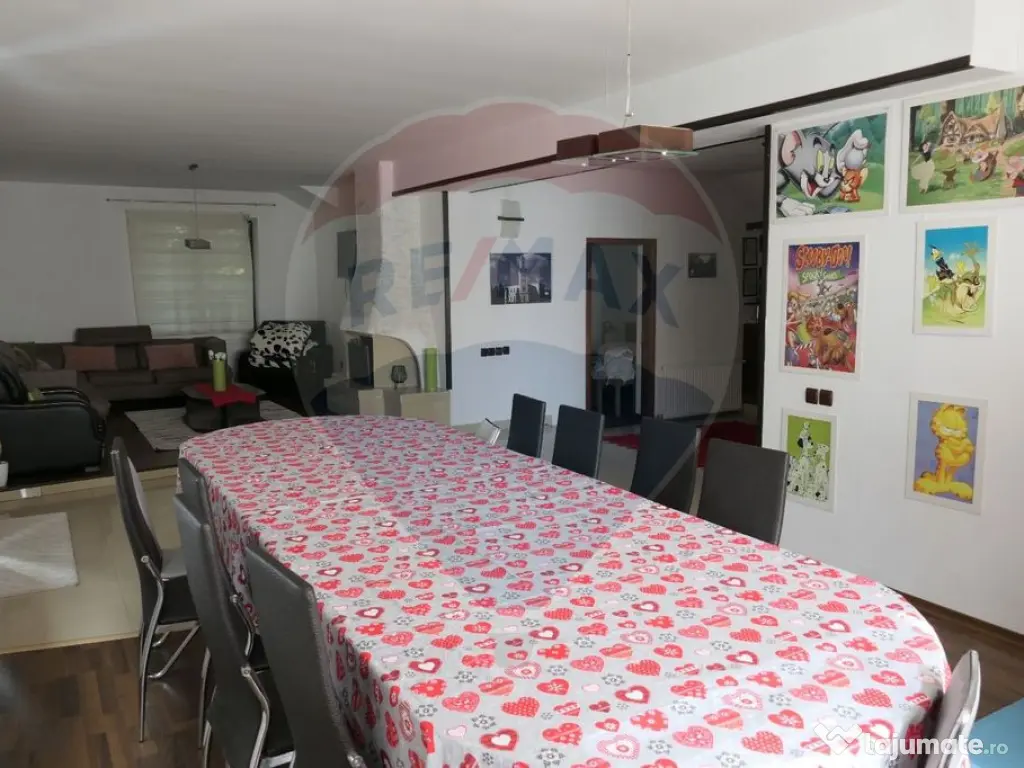 Vilă cu 10 camere de vânzare în zona Centrala 