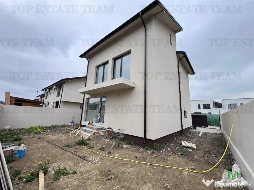 Vila pe stil modern, individuala cu 4 camere , 3 bai , Livin 