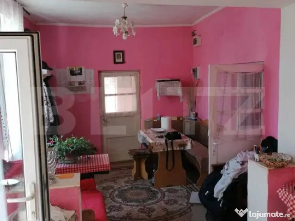 Casa de vanzare, 6 camere, 140 mp, zona 14 Mai