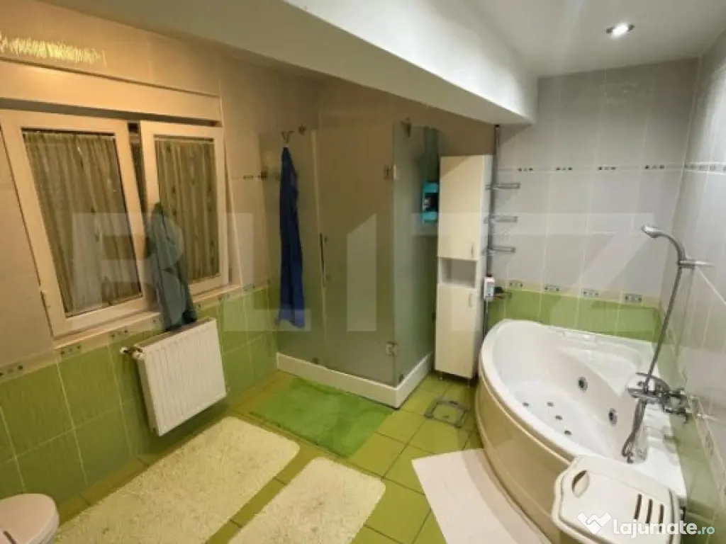 Proprietate cu potențial investițional ridicat – 3 case