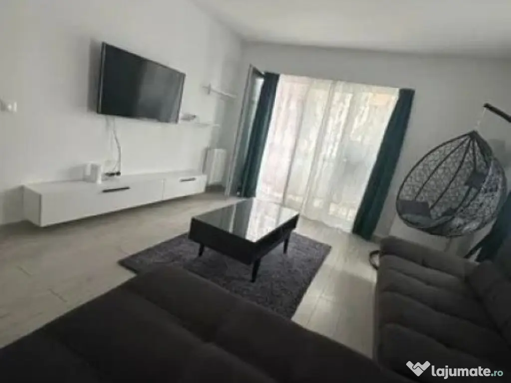 Apartament cu 3 camere, decomandat - zona Avantgarden