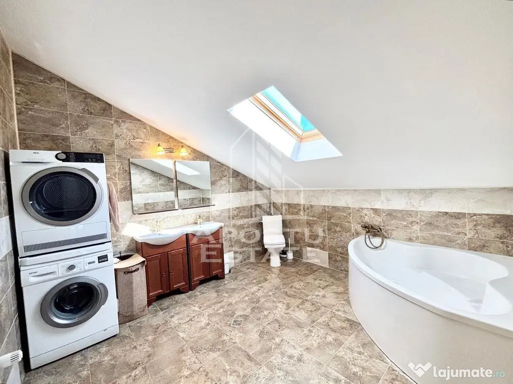 Casa individuala cu 5 camere pe 3 nivele, in Sanandrei