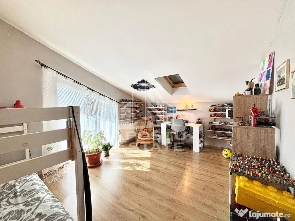 Casa individuala cu 5 camere pe 3 nivele, in Sanandrei