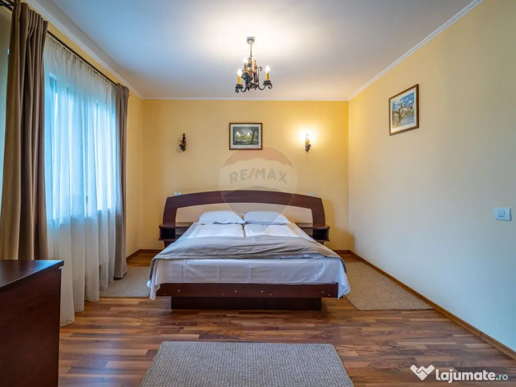 Proprietate deosebită de vânzare în Bușteni - Pensiun...