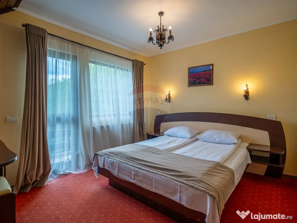 Proprietate deosebită de vânzare în Bușteni - Pensiun...