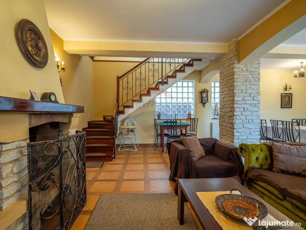 Proprietate deosebită de vânzare în Bușteni - Pensiun...