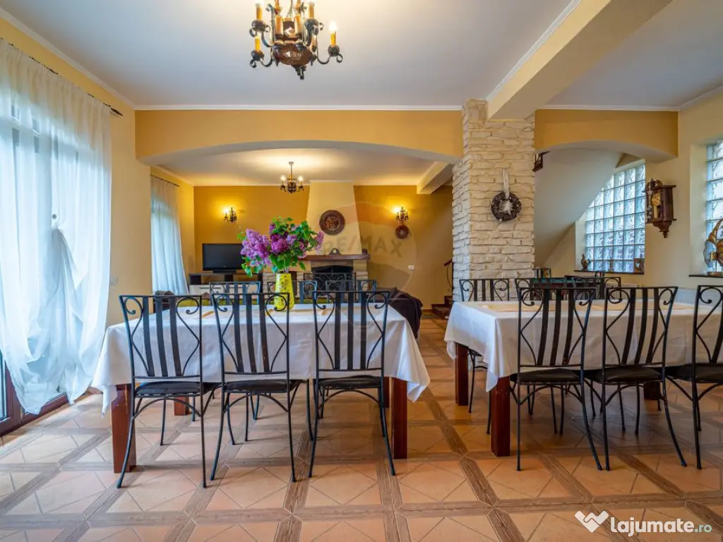 Proprietate deosebită de vânzare în Bușteni - Pensiun...