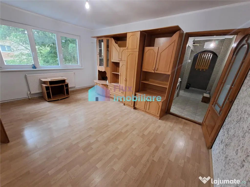 Apartament cu 3 camere semimobilat etaj 3 George Enescu 