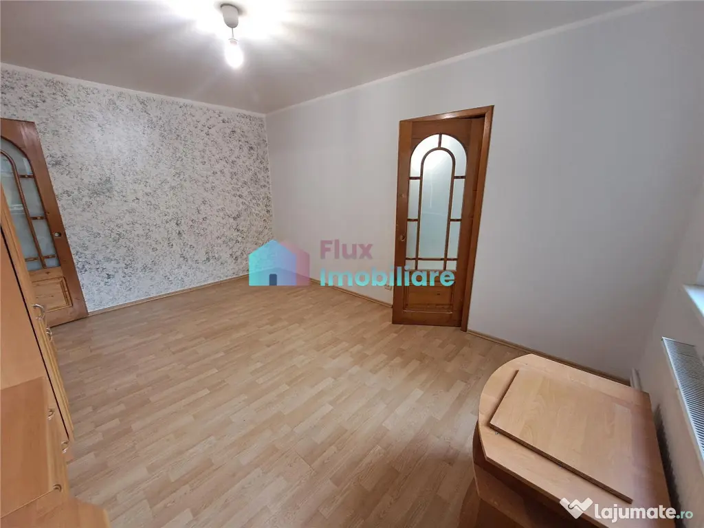 Apartament cu 3 camere semimobilat etaj 3 George Enescu 