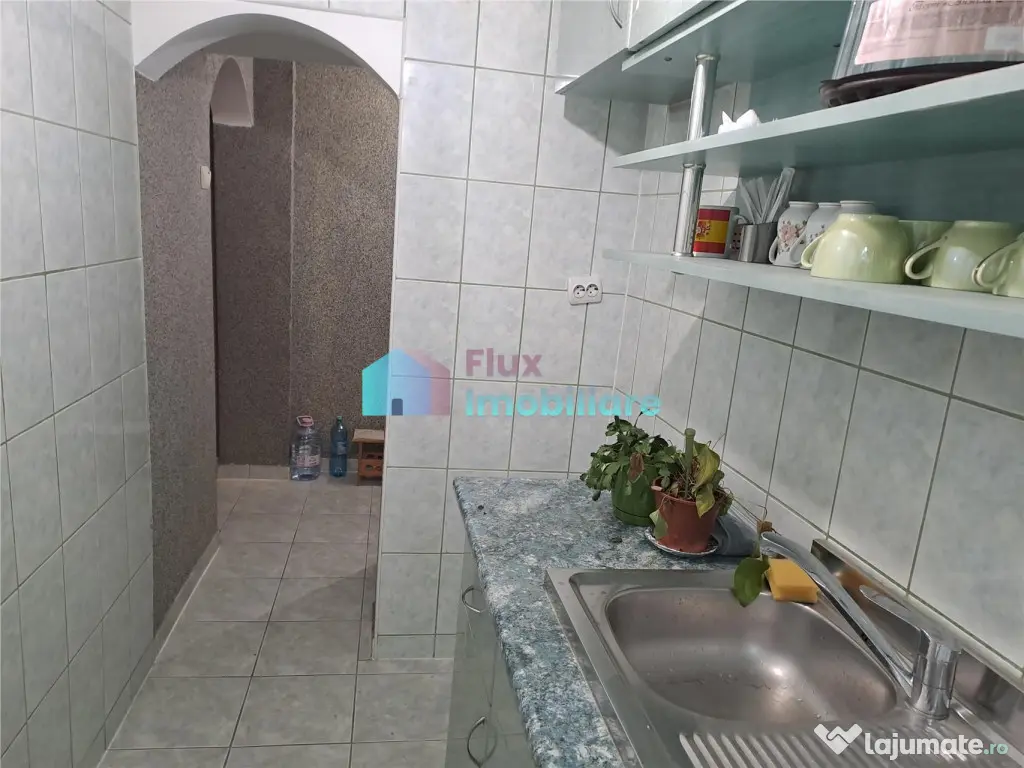 Apartament cu 3 camere semimobilat etaj 3 George Enescu 