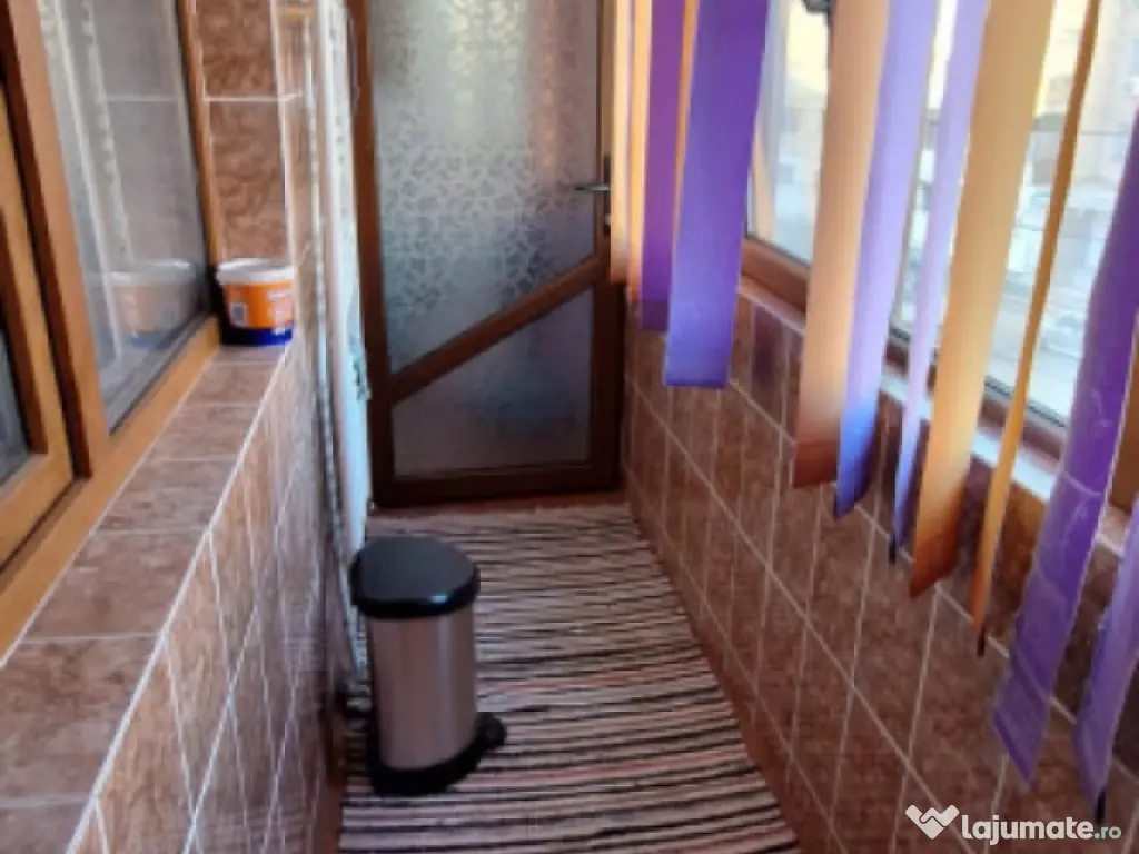 Apartament 3 camere Vidin, suprafata 75mp, etaj 2