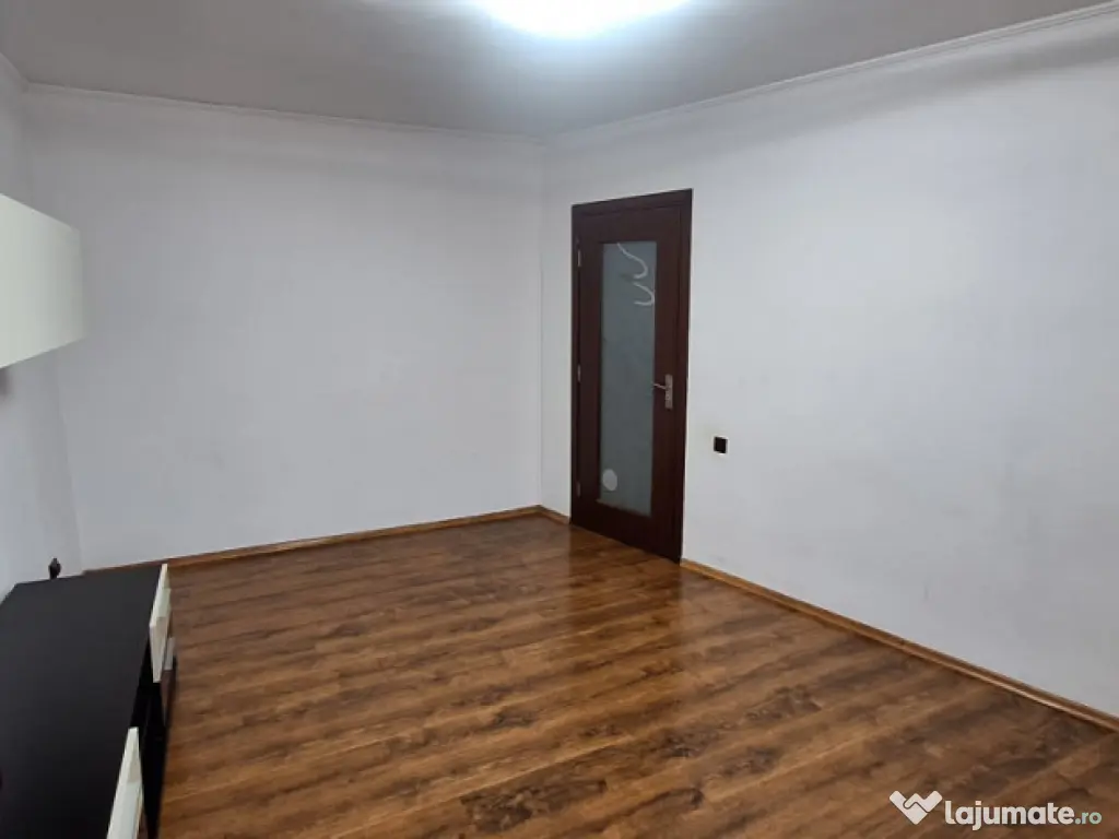 Apartament 3 camere Vidin, suprafata 75mp, etaj 2