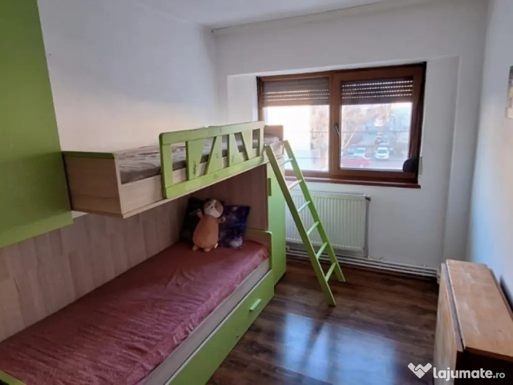 Apartament 3 camere Vidin, suprafata 75mp, etaj 2