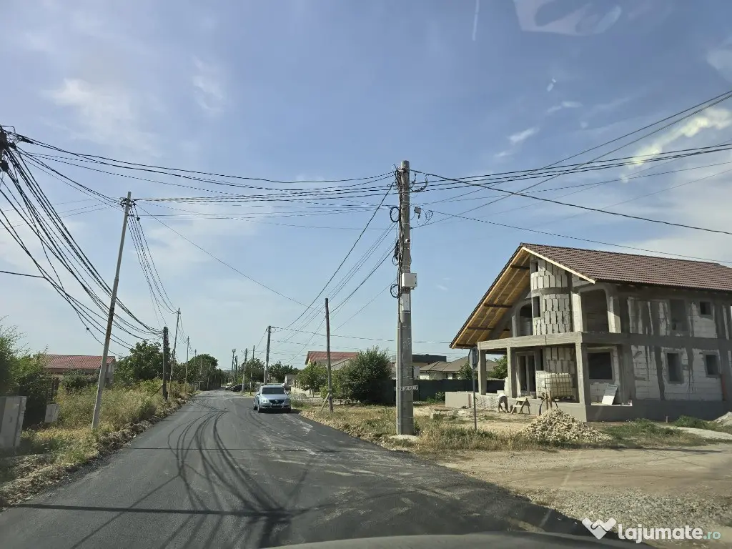 Vand teren in Lazu la strada Baritiu