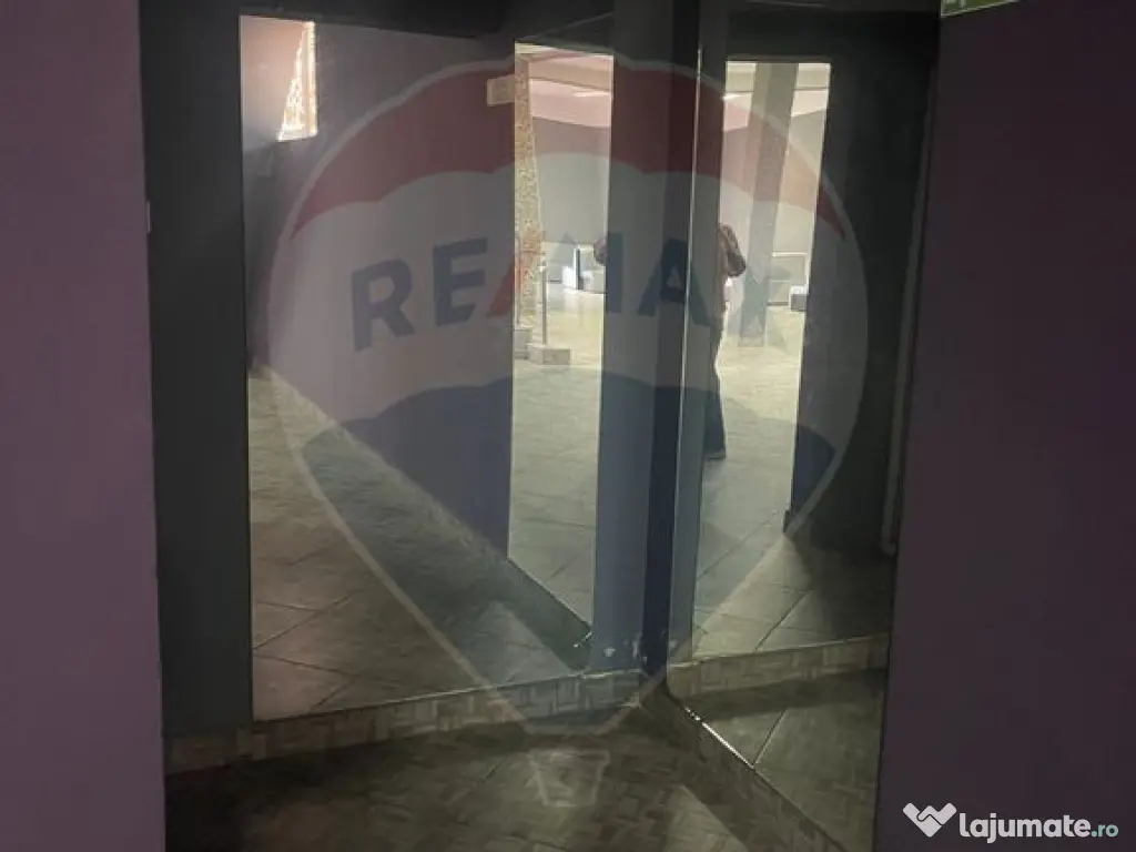 Spațiu comercial de 497mp de vânzare 