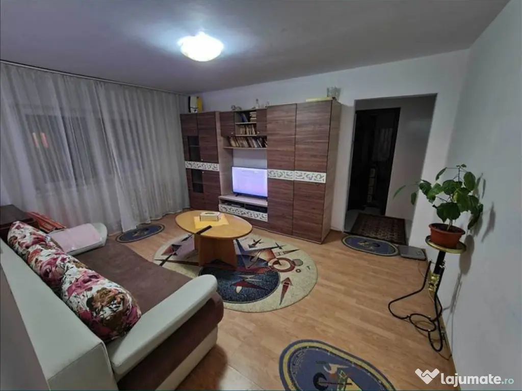 Apartament 3 camere, 2 bai Centrul Civic 