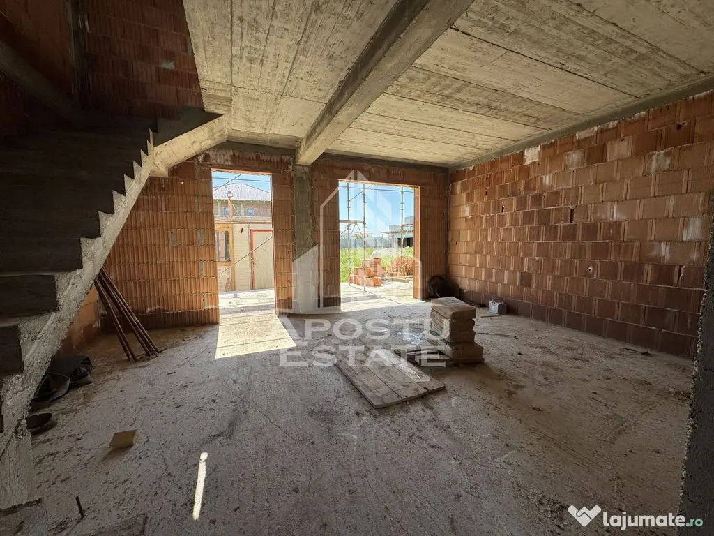 Case insiruite cu 3 camere, bucatarie inchisa, toate util... 