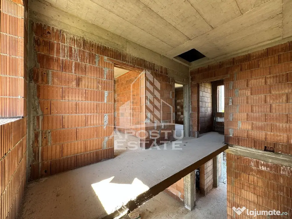 Case insiruite cu 3 camere, bucatarie inchisa, toate util... 