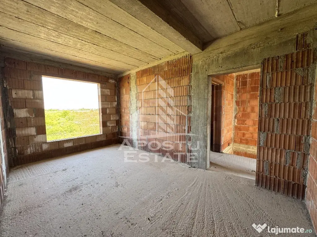 Case insiruite cu 3 camere, bucatarie inchisa, toate util... 