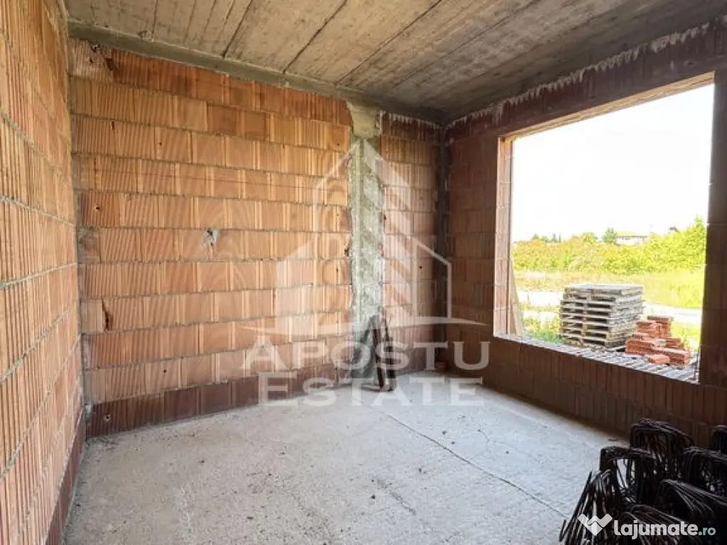 Case insiruite cu 3 camere, bucatarie inchisa, toate util... 