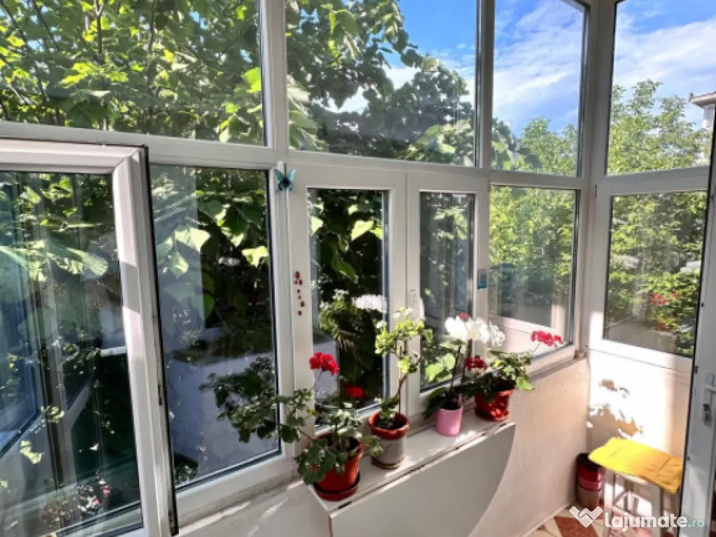 Apartament 3 camere zona Cazino-Comandament Constanța 