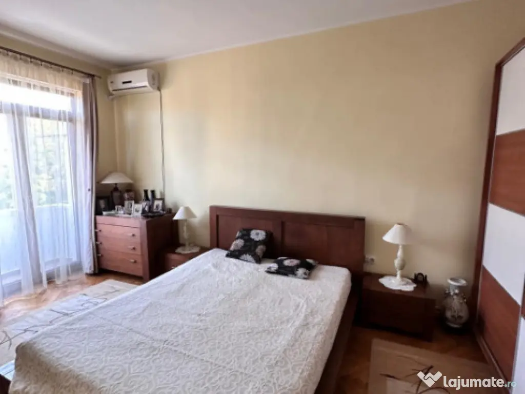 Apartament 3 camere zona Cazino-Comandament Constanța 