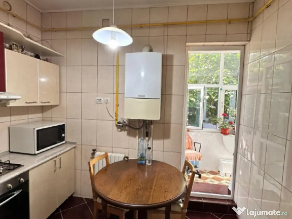 Apartament 3 camere zona Cazino-Comandament Constanța 