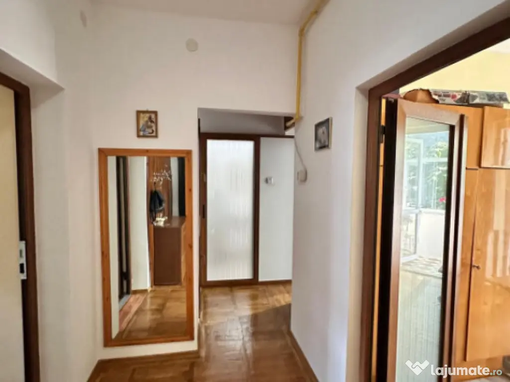 Apartament 3 camere zona Cazino-Comandament Constanța 