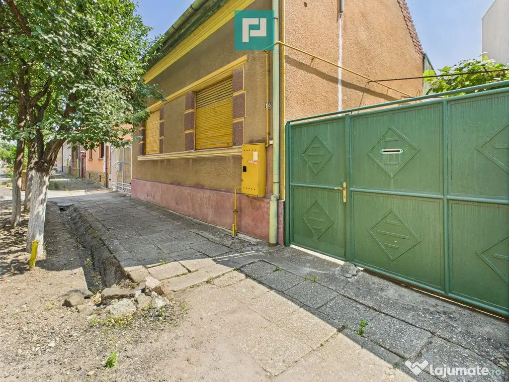 Casă cu 3 camere în cartierul Pârneava