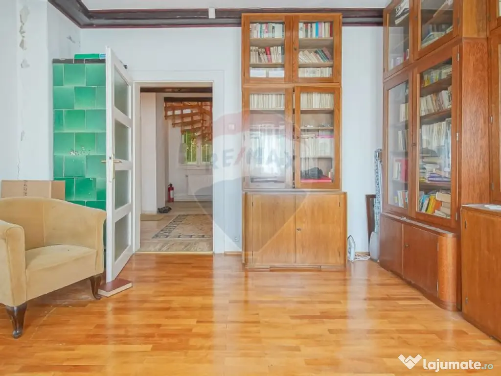 Vanzare două vile, cu potential investitional în Brașo... 