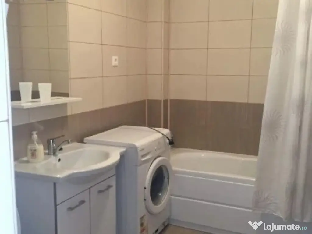 1 camera in zona Lipovei