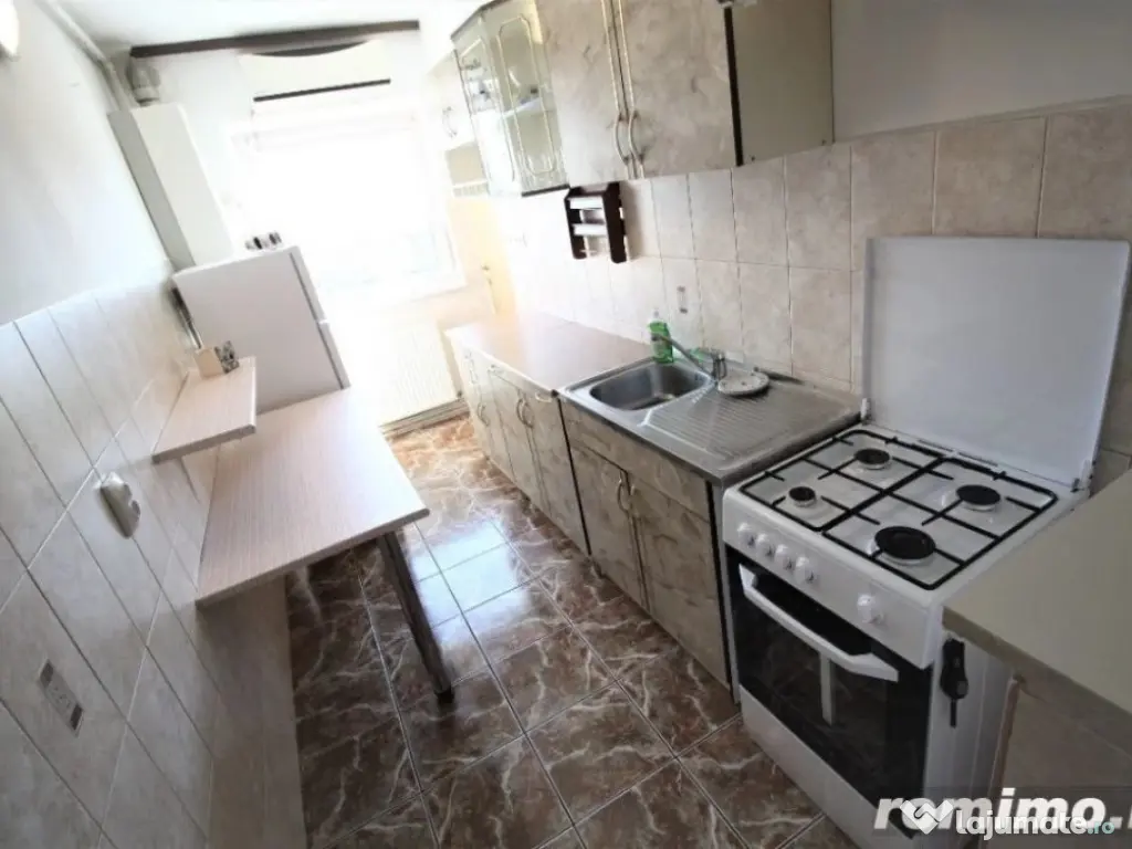 2 camere in zona Aradului