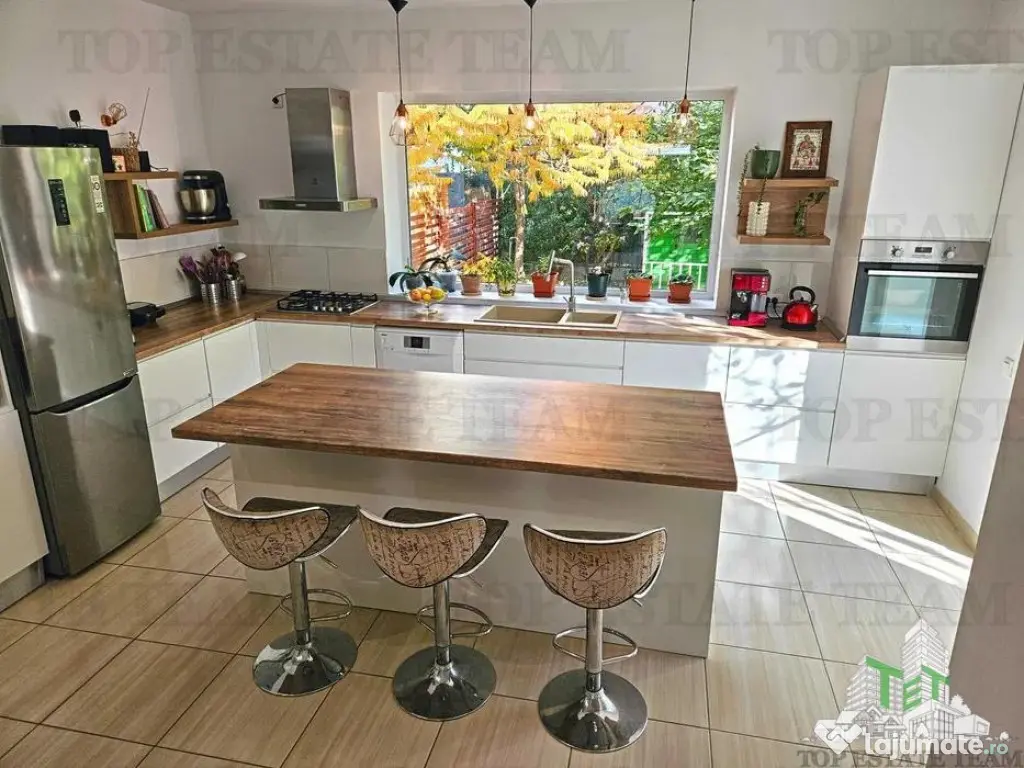 Vila P 2 cu vedere spectaculoasa la lacul Siutghiol, Mamaia-