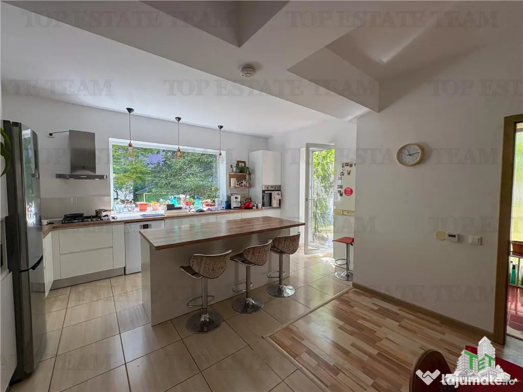 Vila P 2 cu vedere spectaculoasa la lacul Siutghiol, Mamaia-