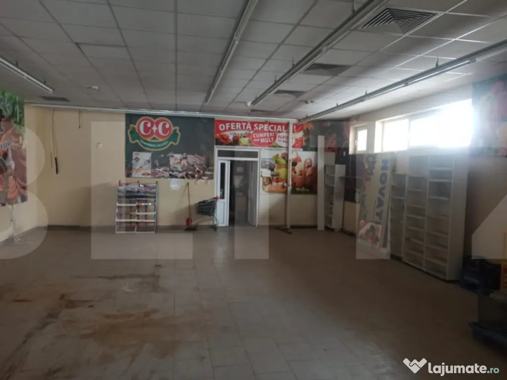 Spatiu comercial, de vanzare, parter + apartament la etaj, z