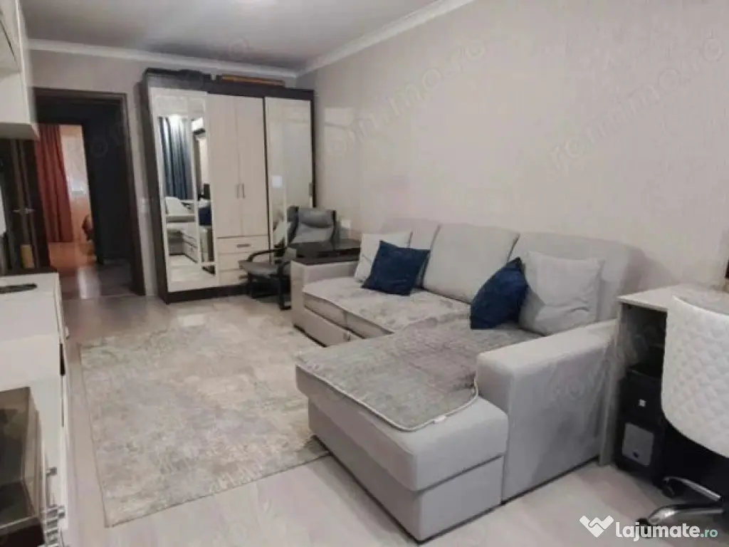 2 camere in zona Complexului Studentesc