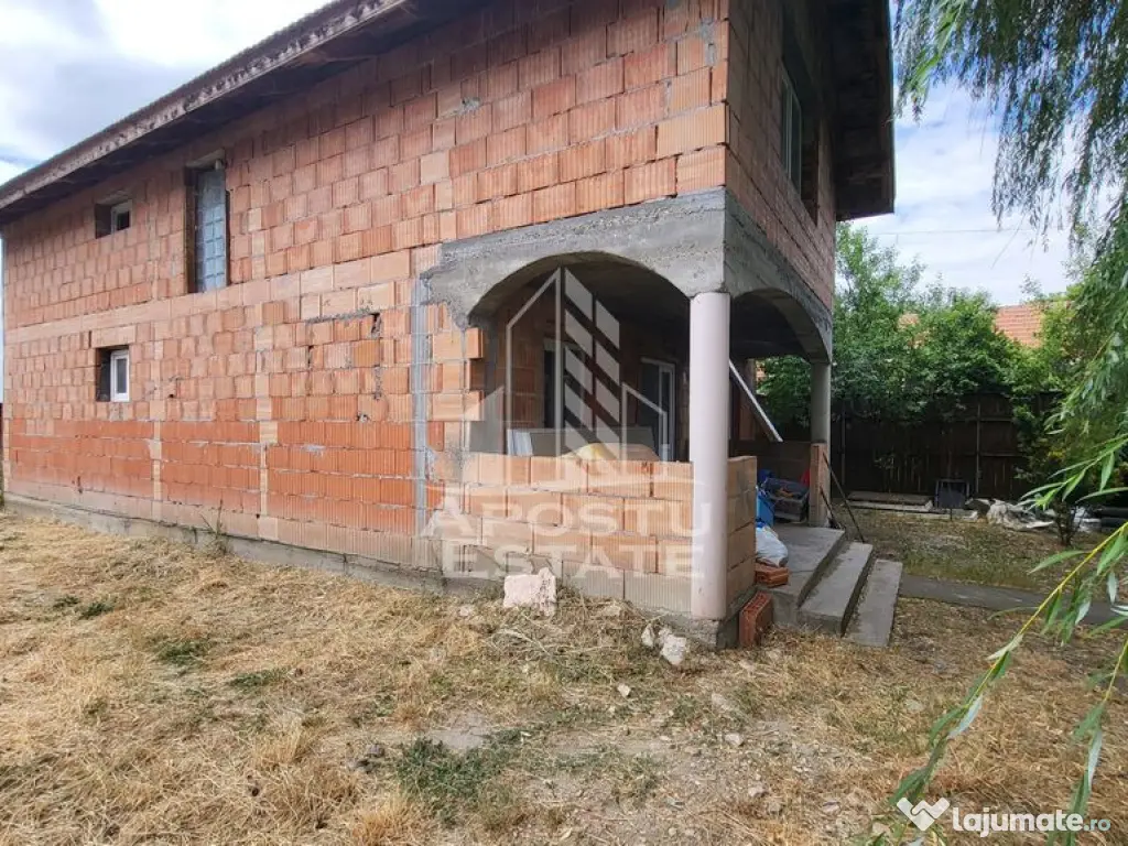 Casa individuala cu 7 camere,si teren de 550 mp,Dudestii Noi 
