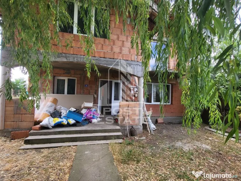 Casa individuala cu 7 camere,si teren de 550 mp,Dudestii Noi 