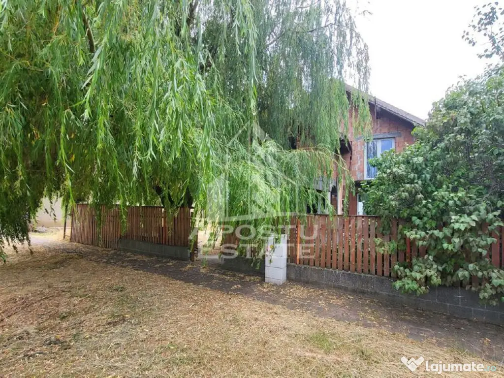 Casa individuala cu 7 camere,si teren de 550 mp,Dudestii Noi 