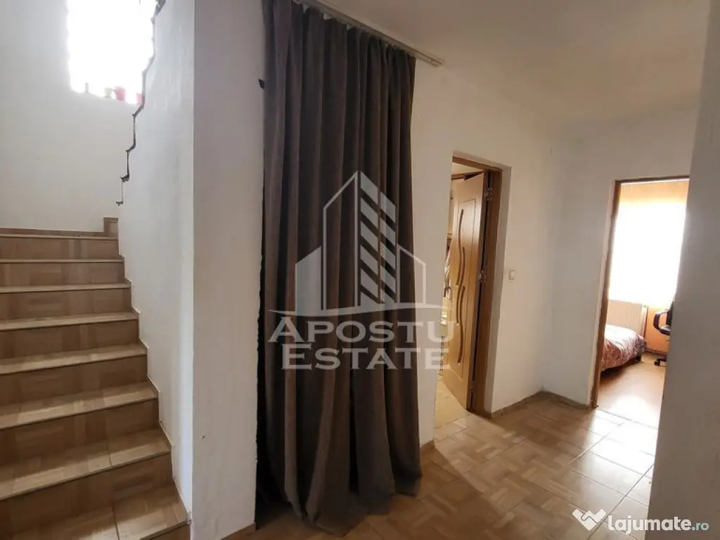 Casa individuala cu 7 camere,si teren de 550 mp,Dudestii Noi 