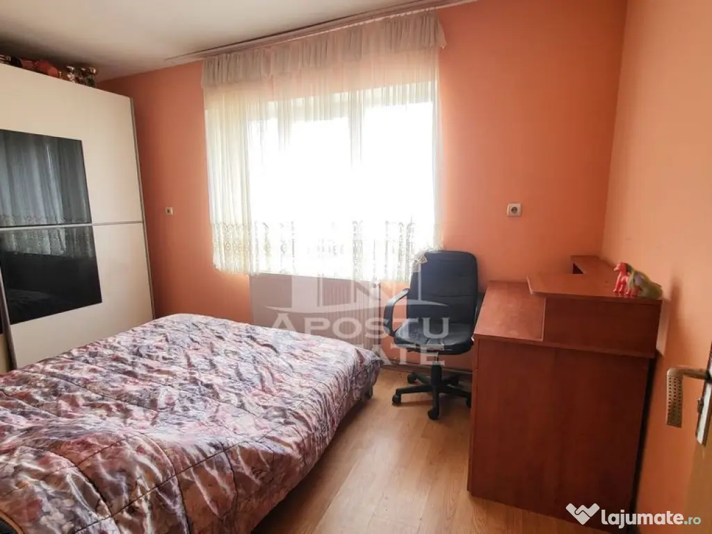 Casa individuala cu 7 camere,si teren de 550 mp,Dudestii Noi 