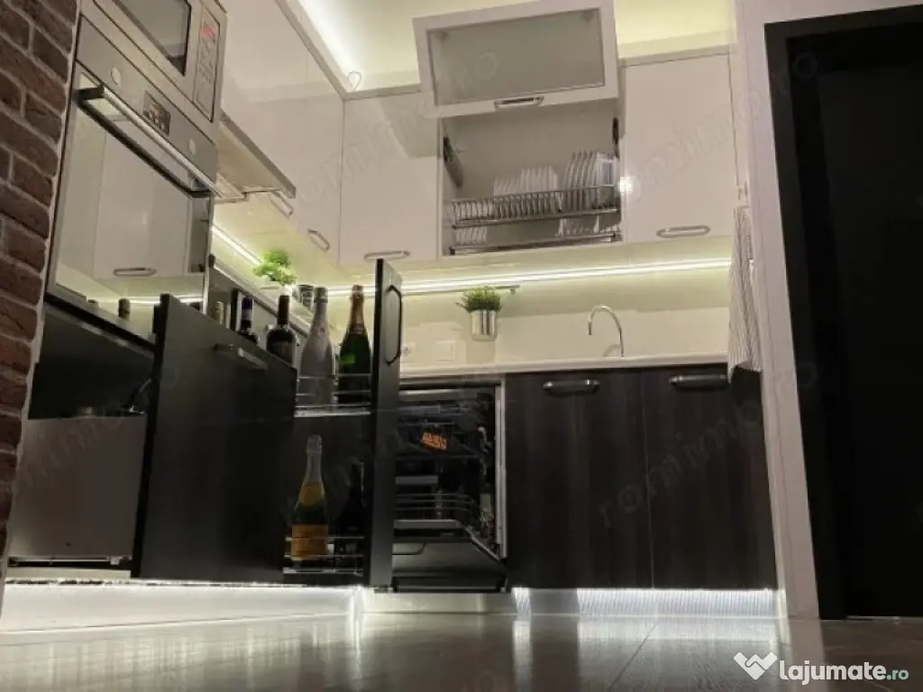 3 camere in zona Complexului Studentesc