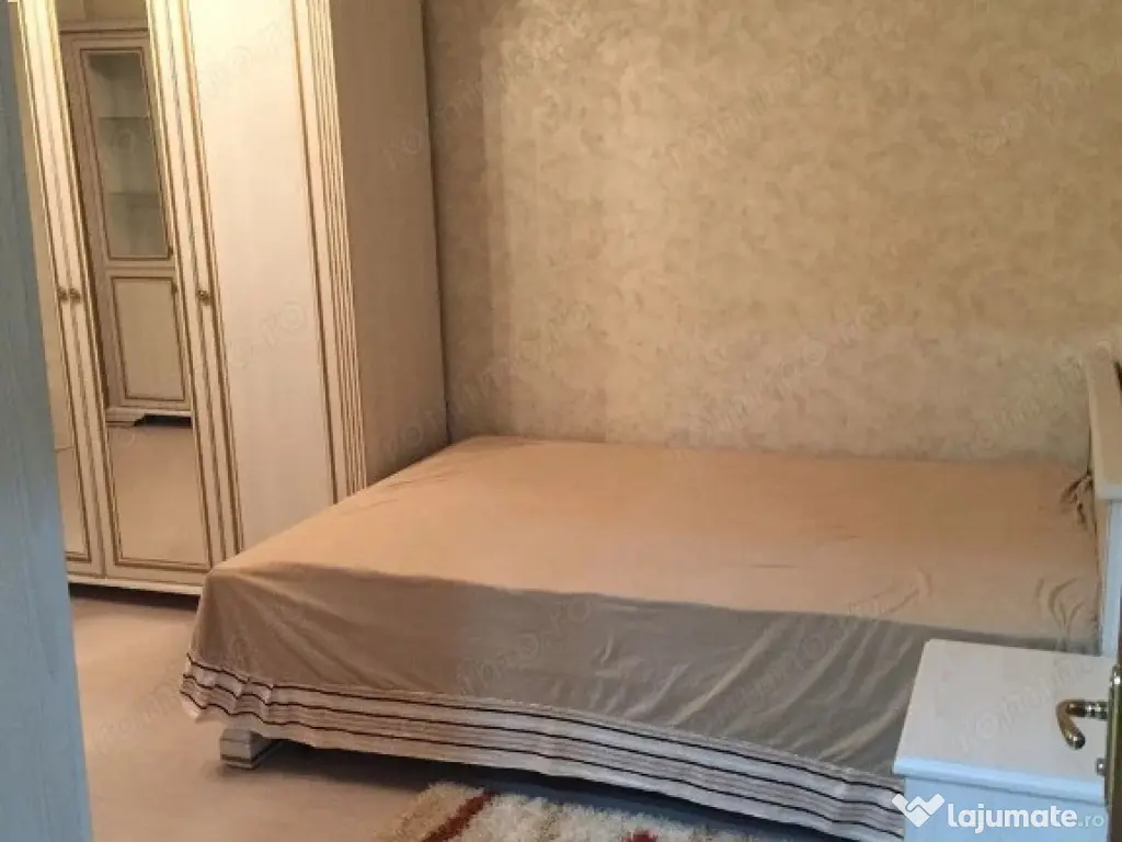 3 camere in zona Garii